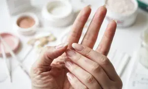 Jak zapuszczać paznokcie? Poradnik eksperta: dieta i pielęgnacja