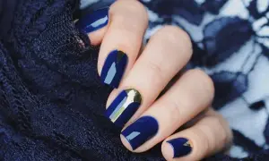 Jakie paznokcie do niebieskiej sukienki? Wybierz swój idealny look!