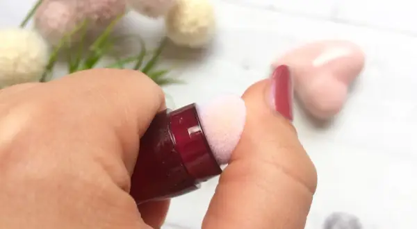 Korektor Maybelline Eraser: Jak go otworzyć za pierwszym razem?