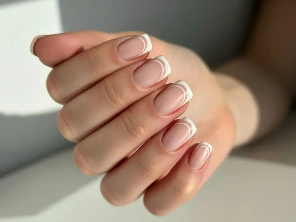 Włoski manicure i kształty paznokci optycznie wydłużające