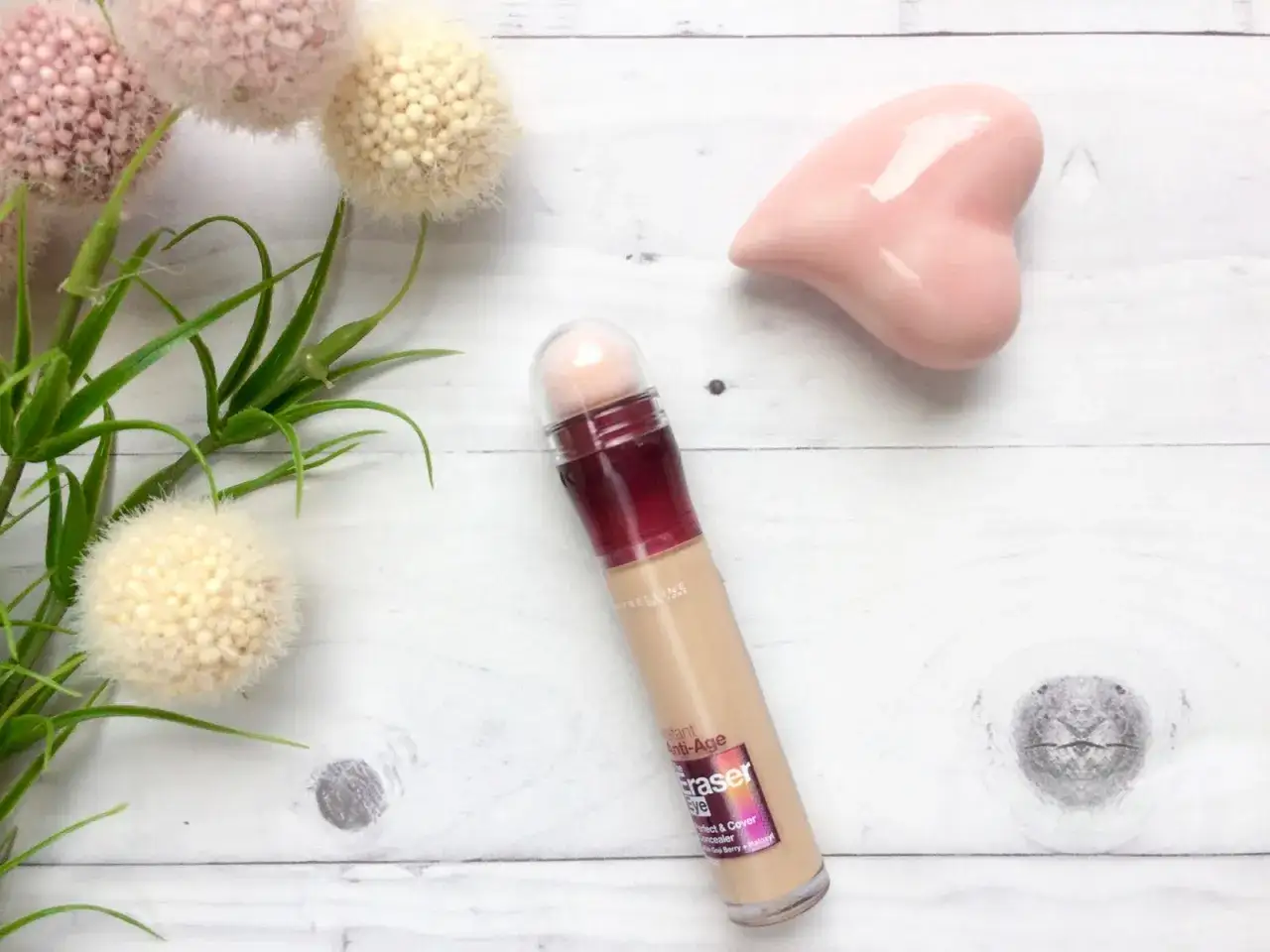 jak zdjąć gąbeczkę z korektora Maybelline Eraser